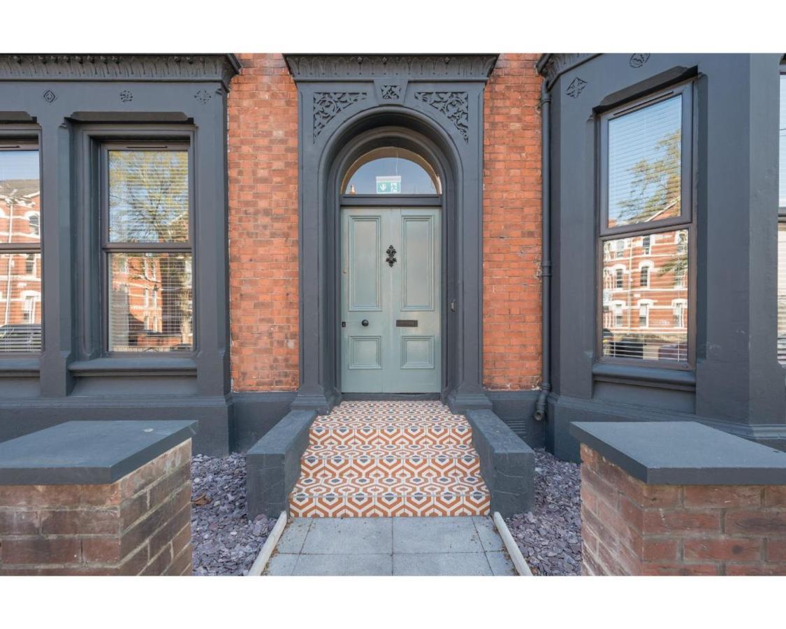 Apartments: Street