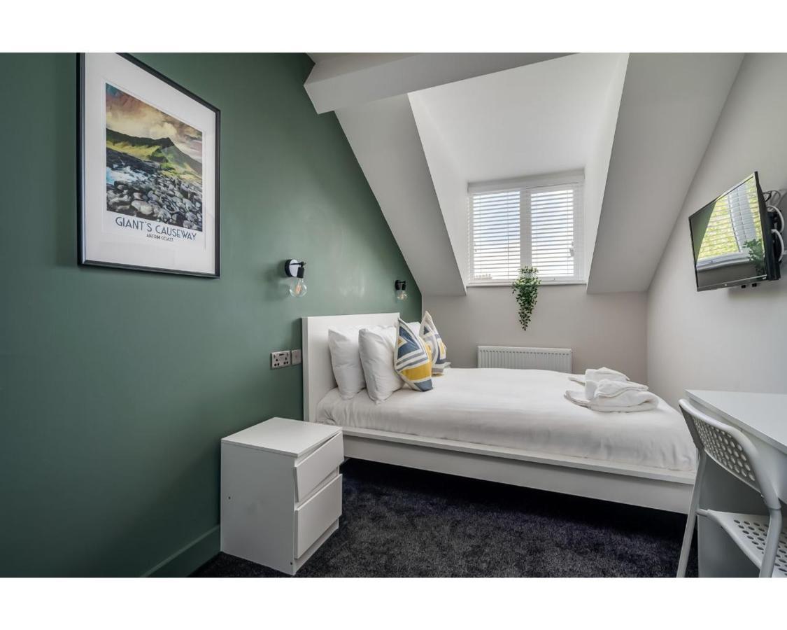 Apartments: Street Apartment *