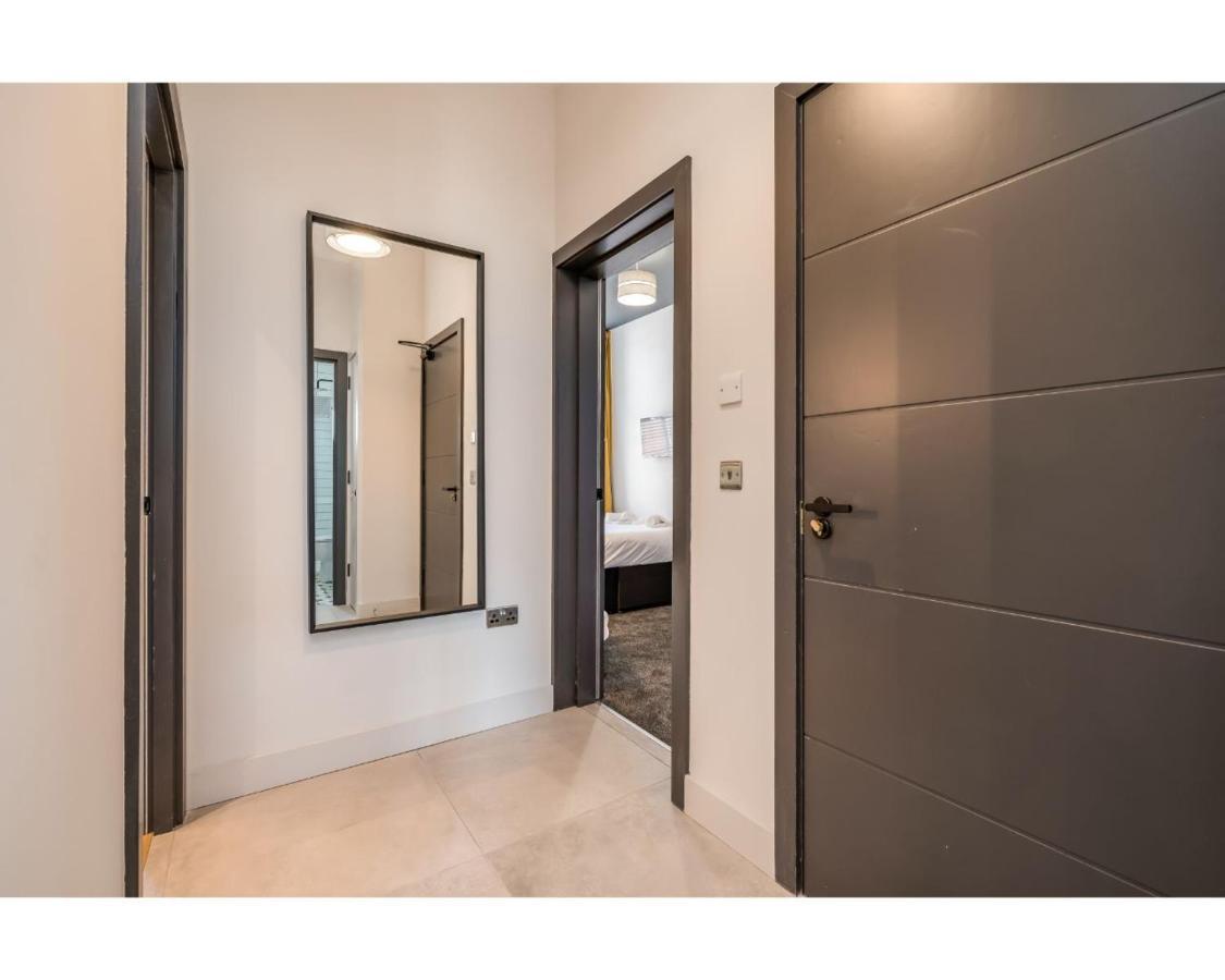 Apartments: Street Appartement